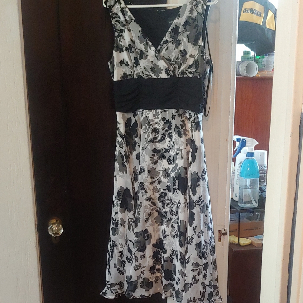 Connected Apparel Black and White Floral Midi Dress